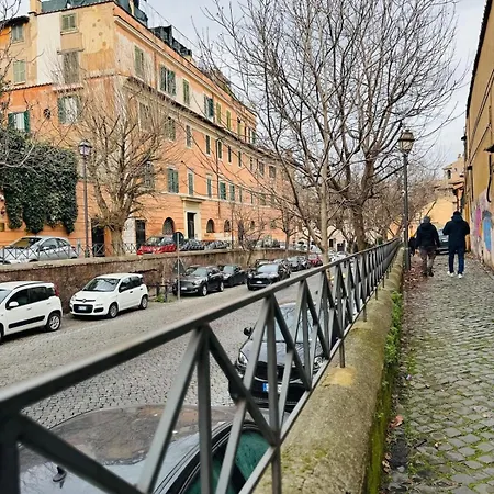 Trastevere Garibaldi 14 * Róma