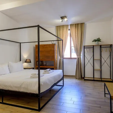 Trastevere Garibaldi 14 公寓